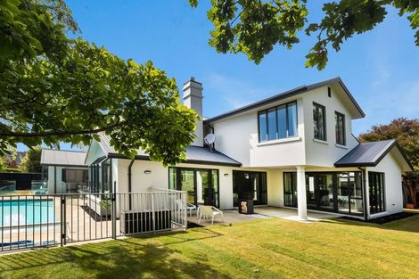 Photo of property in 16 Makora Street, Fendalton, Christchurch, 8041