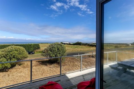 Photo of property in 50 Anglers Avenue, Warea, New Plymouth, 4381