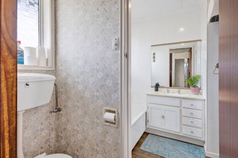 Photo of property in 3 Caesar Street, Stratford, 4332