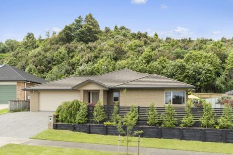 Photo of property in 67 Bathurst Crescent, Pyes Pa, Tauranga, 3112