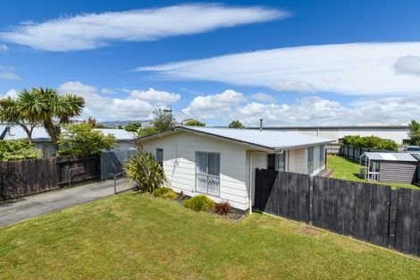 Photo of property in 36 Acacia Street, Kelvin Grove, Palmerston North, 4414