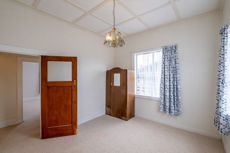 Photo of property in 9 Preston Street, Eltham, 4322