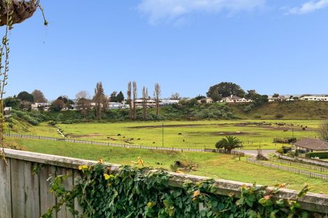Photo of property in 8c Wiltshire Place, Te Puke, 3119