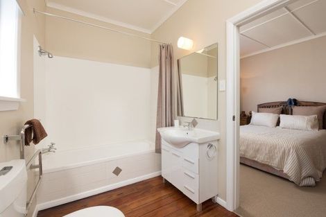 Photo of property in 35 Ngatai Road, Otumoetai, Tauranga, 3110