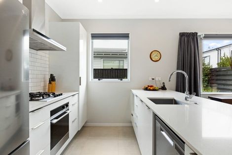 Photo of property in 6a Kuku Avenue, Red Beach, 0932