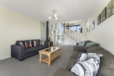 Photo of property in 13 Winston Place, Alexandra, 9320