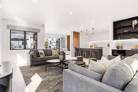 Photo of property in 1 Woodstock Road, Fairfield, Hamilton, 3214