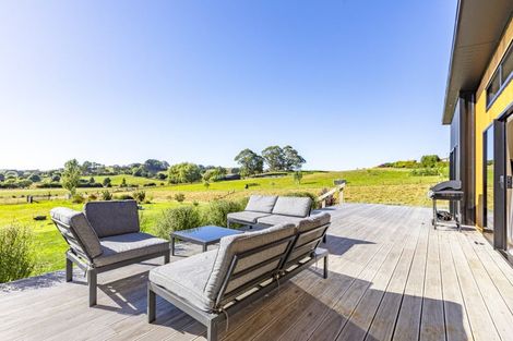 Photo of property in 53 Highlands Drive, Waipawa, 4210