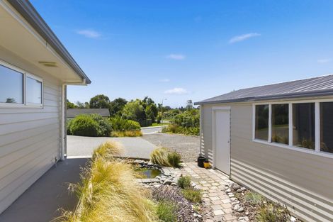 Photo of property in 1 Te Naihi Place, Paraparaumu, 5032