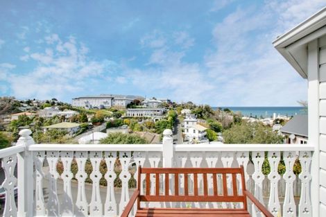 Photo of property in 18 Sealy Road, Bluff Hill, Napier, 4110