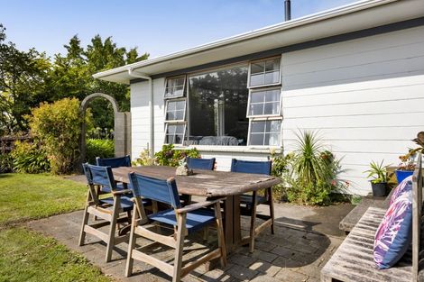 Photo of property in 15 Kauri Street, Inglewood, 4330