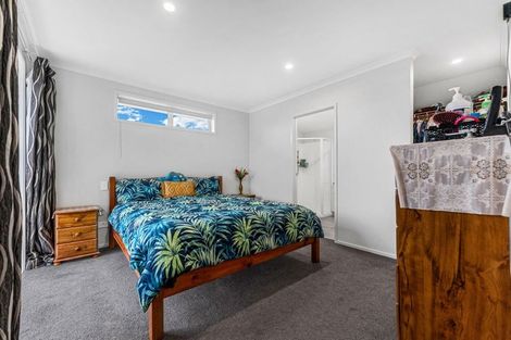 Photo of property in 16 Gibboney Place, Pokeno, 2402