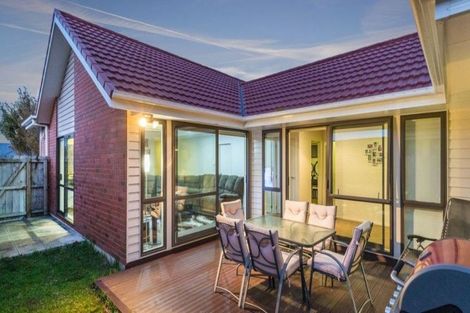 Photo of property in 20 Tarapiroe Avenue, Takanini, 2112