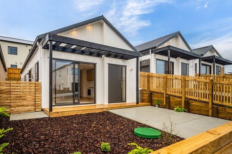 Photo of property in 7a Kotiu Place, Massey, 0614