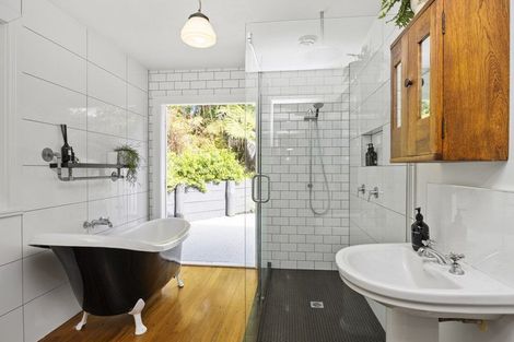 Photo of property in 1-9 Deirdre Place, Titirangi, Auckland, 0604