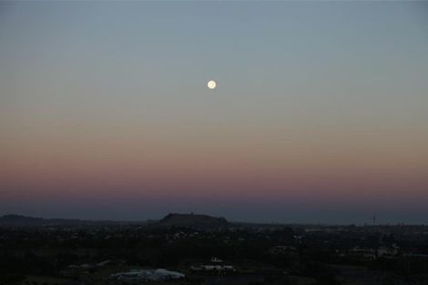 Photo of property in 17 Pitlochry Place, Highland Park, Auckland, 2010