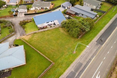 Photo of property in 16 Lydia Place, Kelvin Grove, Palmerston North, 4414