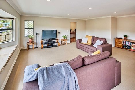 Photo of property in 3 Koukou Place, Normandale, Lower Hutt, 5010