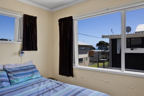 Photo of property in 120 Seventh Avenue, Urenui, 4377