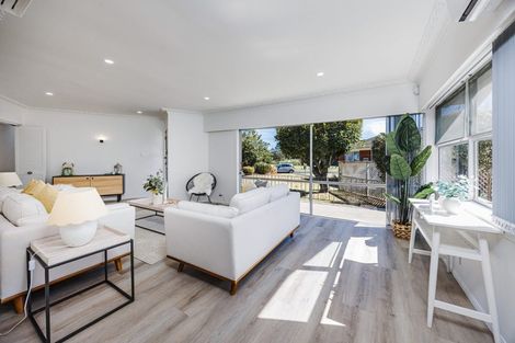 Photo of property in 3 Halcyon Place, Papatoetoe, Auckland, 2025