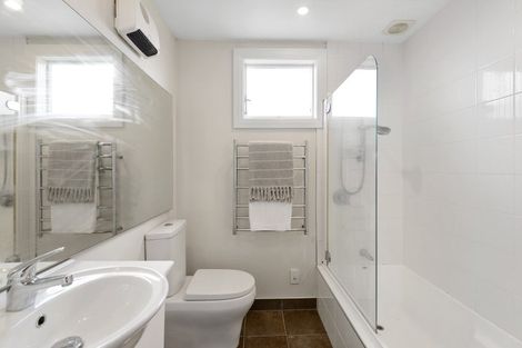 Photo of property in 124 Somerfield Street, Somerfield, Christchurch, 8024