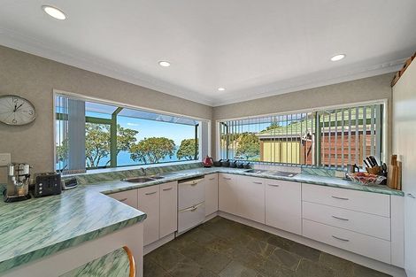 Photo of property in 20 Matakatia Parade, Matakatia, Whangaparaoa, 0930