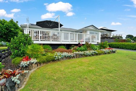 Photo of property in 93 Kiwi Esplanade, Mangere Bridge, Auckland, 2022