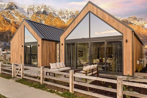 Photo of property in 18 Taurus Lane, Jacks Point, 9371