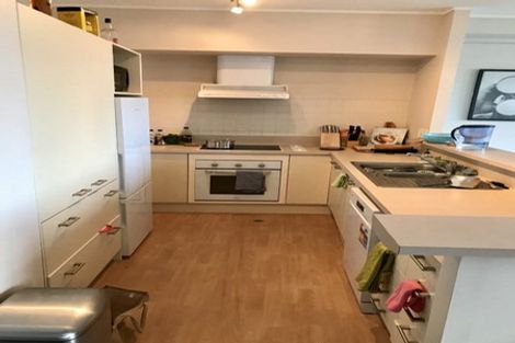 Photo of property in 17 Kent Terrace - Kent Apartments, 6d/16 Kent Terrace, Mount Victoria, Wellington, 6011