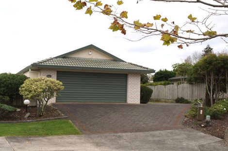 Photo of property in 1/17 Arrathorne Place, Northpark, Auckland, 2013