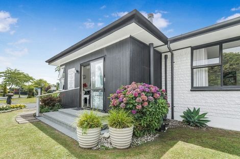 Photo of property in 32 Chedworth Avenue, Chedworth, Hamilton, 3210