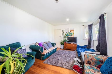 Photo of property in 32 Blease Street, New Lynn, Auckland, 0600