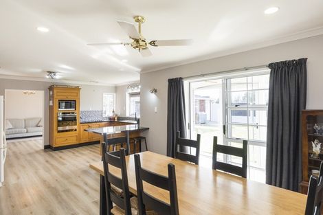 Photo of property in 6 Grange Place, Milson, Palmerston North, 4414