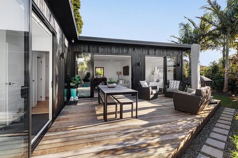 Photo of property in 41 The Circle, Manly, Whangaparaoa, 0930