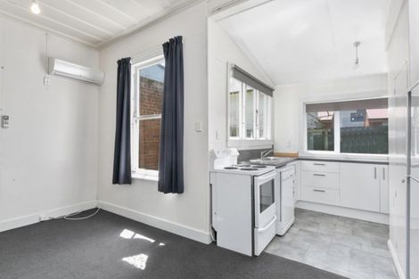 Photo of property in 52 Howe Street, North Dunedin, Dunedin, 9016