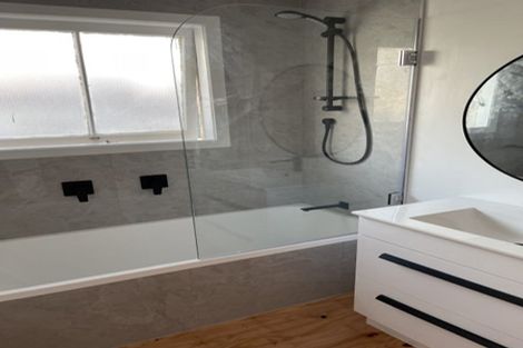 Photo of property in 35 Sandspit Road, Waiuku, 2123