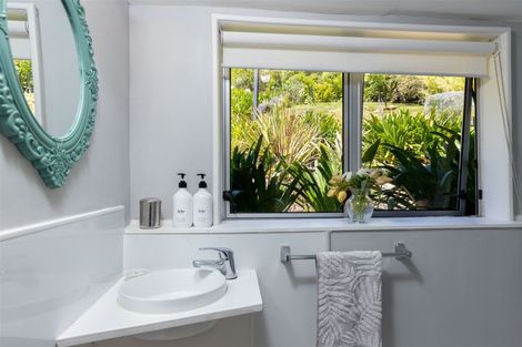 Photo of property in 4 Amelia Crescent, Waikawa, Picton, 7220