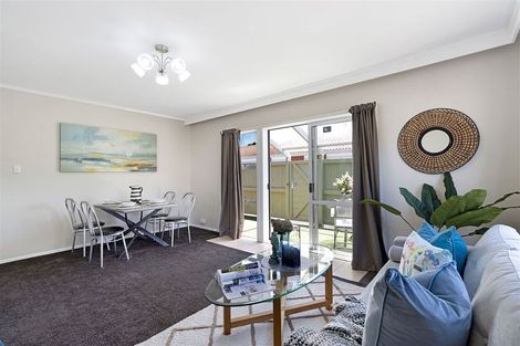 Photo of property in 5/94 Portage Road, New Lynn, Auckland, 0600