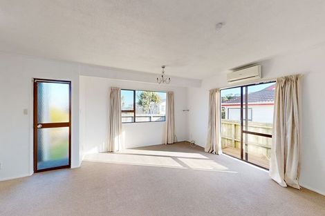 Photo of property in 41a Sunhaven Drive, Newlands, Wellington, 6037