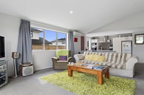 Photo of property in 18 Richardson Road, Omokoroa, 3114