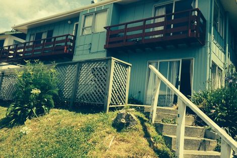 Photo of property in 1/3 Wye Street, Island Bay, Wellington, 6023