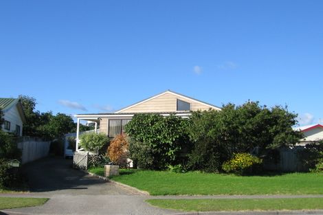 Photo of property in 68 Queens Road, Waikanae Beach, Waikanae, 5036