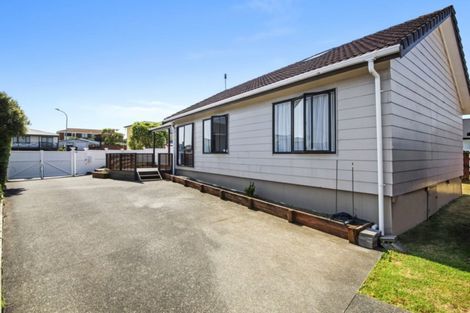Photo of property in 39 Greenstone Place, Clover Park, Auckland, 2019