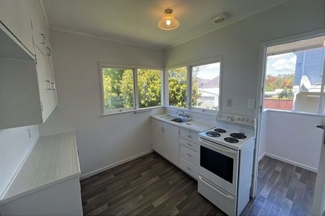 Photo of property in 2/8 Evelyn Place, Hillcrest, Auckland, 0627