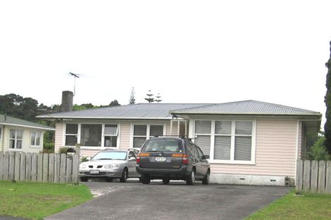 Photo of property in 28 Huruhuru Road, Massey, Auckland, 0614