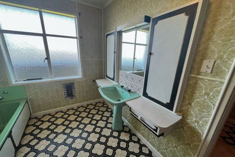 Photo of property in 13 Clouston Street, Saint Martins, Christchurch, 8022