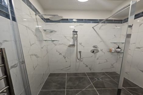 Photo of property in 97 Avenue North Road, Levin, 5510