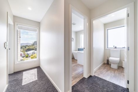 Photo of property in 4 Semaphore Lane, Whitby, Porirua, 5024
