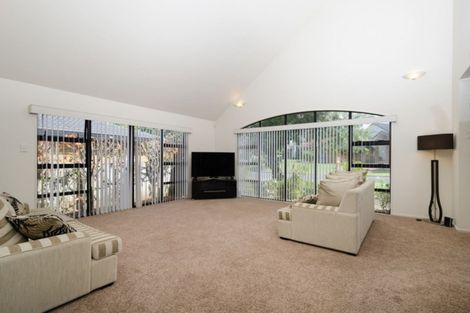Photo of property in 23 Connemara Court, West Harbour, Auckland, 0618