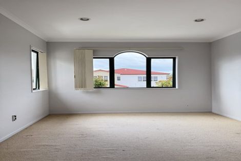Photo of property in 38 Maypark Crescent, Flat Bush, Auckland, 2016